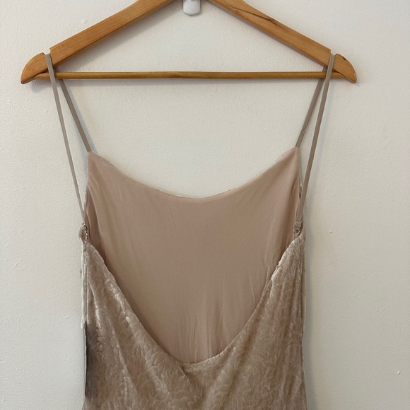 NWT Reformation Symphony Velvet Dress in Champagne Floral Velvet | Size XS - Picture 11 of 16